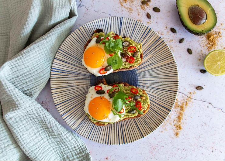 Avocado toast (tartines à l'avocat)